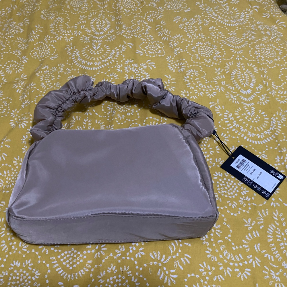 NWT - Nylon Ruffle bag